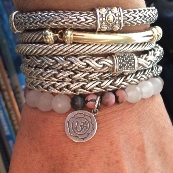 π LOVE Aromatherapy Bracelet - Picture 2 of 3